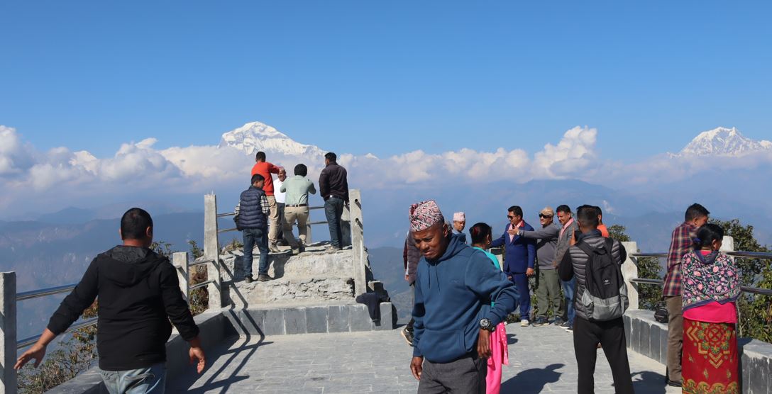 बेलढुंगामा आन्तरिक पर्यटकको चहलपहल